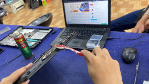VỆ SINH LAPTOP GIÁ RẺ TẠI NHÀ TÂN UYÊN